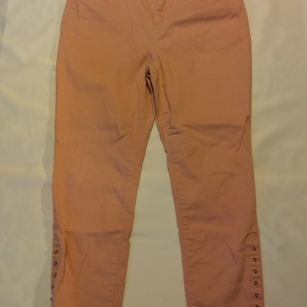 Chicos 2R US size 12R light Coral so slimm